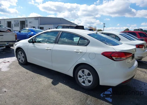 2018 Kia Forte Lx z USA, uszkodzony, nr VIN 3KPFK4A77JE282282